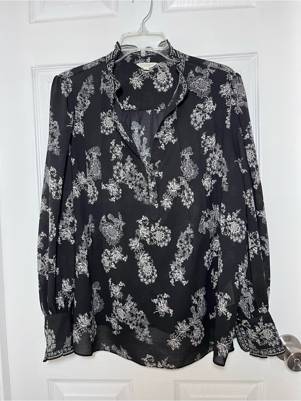 Max Studio Black and White Floral Ruffled V-Neck Blouse